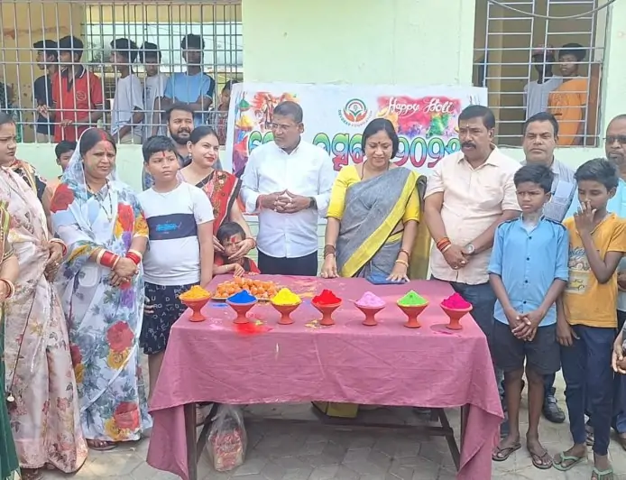 ଦେବଦୀପ ଫାଉଣ୍ଡେସନ ପକ୍ଷରୁ ନିଆରା ଢଙ୍ଗରେ ହୋଲି ପାଳିତ